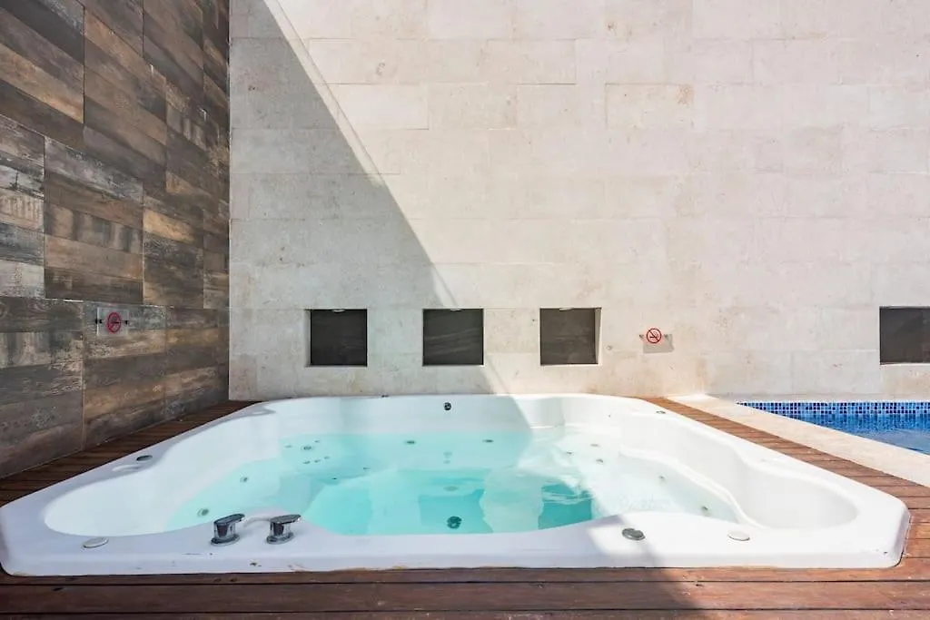 Onebr W Balcony Or Small Studio In Playa Del Carmen, Bbq, Pool Infinite, Whirlpool, Ac, Tv Smart, 200Mb Aparthotel